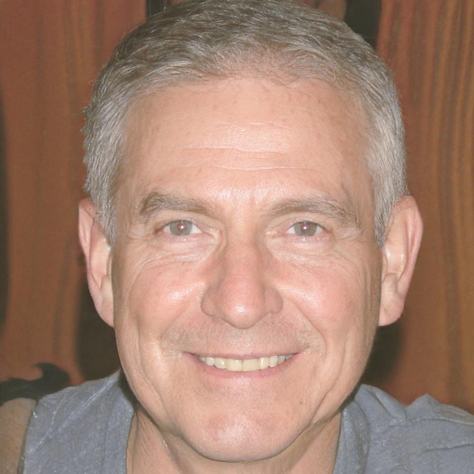 Ricardo Mendoza, asesor financiero